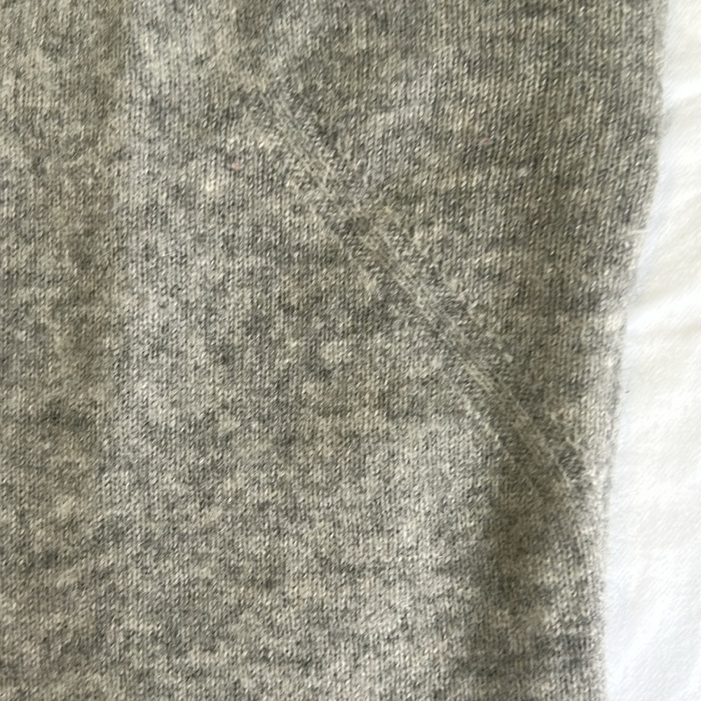100% cashmere 2-ply TAHARI Vest - Picture 4 of 6